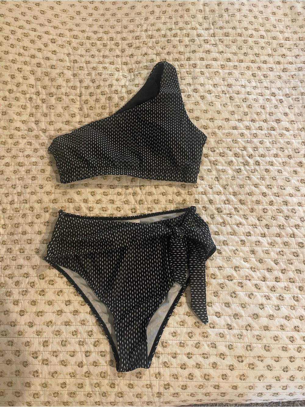High-Waist One-Shoulder Black Bikini with Subtle Dot Detail